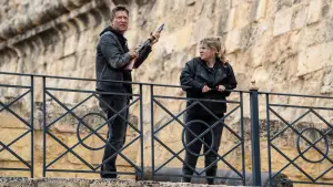 Задник к фильму "Совершенно секретно" #643097