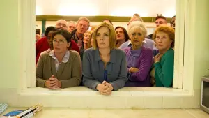 Видео к фильму Лондонская дорога | London Road Official US Release Trailer (2016) - Tom Hardy Musical