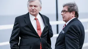 Видео к фильму The Closed Circuit | Układ Zamknięty - The Closed Circuit (2013) Trailer BEZ CENZURY!