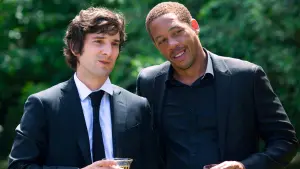 Задник к фильму "Любовь живет три года" #475003