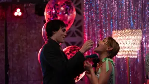 Задник к фильму "Где-то в Куинсе" #379928