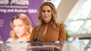 Видео к фильму Расплата за грехи | Brazen | Official Trailer | Netflix