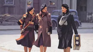 Задник к фильму "Эйми и Ягуар" #492903