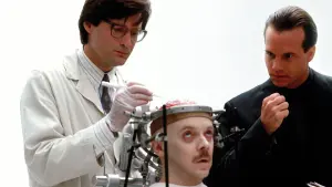 Задник к фильму "Мертвый мозг" #440933