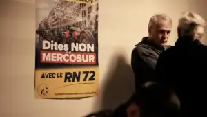 Задник к фильму "RN 72, à la conquête de l