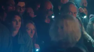 Задник к фильму "Хэллоуин заканчивается" #504276