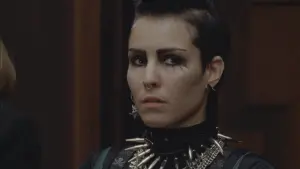 Задник к фильму "Девушка, которая взрывала воздушные замки" #242186