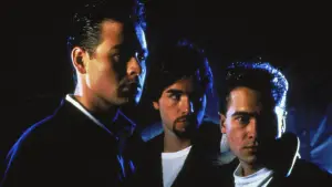 Задник к фильму "Среди друзей" #741963