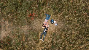 Задник к фильму "Просто друзья" #478549