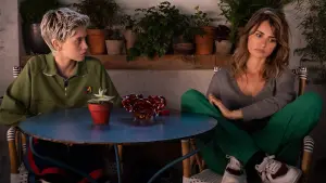 Задник к фильму "Параллельные матери" #259574