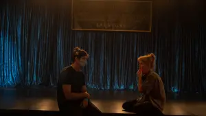 Задник к фильму "Любовь истекает кровью" #434519