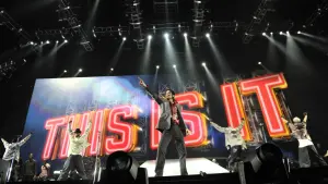 Задник к фильму "Майкл Джексон: Вот и всё" #375726