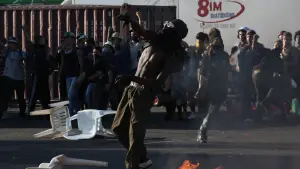 Задник к фильму "Школа «Диаз»" #233976