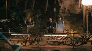 Задник к фильму "13 жизней" #431677