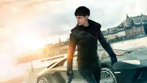 Задник к фильму "Девушка, которая застряла в паутине" #724422