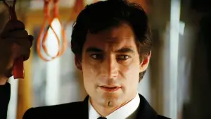 Задник к фильму "007: Искры из глаз" #637734