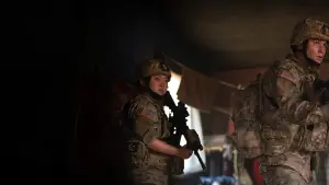 Задник к фильму "Настоящий герой" #613857