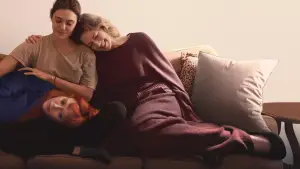 Задник к фильму "Его три дочери" #641328