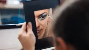 Задник к фильму "Королеви радості" #541790