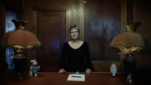 Задник к фильму "Мать мух" #551125