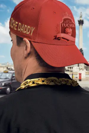 Постер к фильму "Семейка с приветом 5: Боже, храни Тюш!" #653826