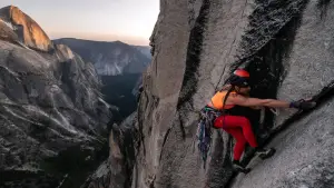 Задник к фильму "The Queen Swing" #777844