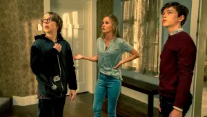 Задник к фильму "Смотри по сторонам" #270018