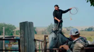 Задник к фильму "К востоку от стены" #617496