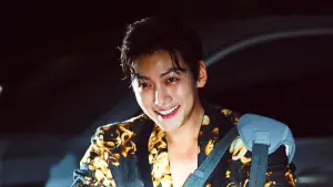 Задник к фильму "Револьвер" #637178