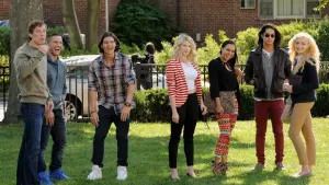 Видео к фильму Окраина | The Outcasts Official Trailer 1 (2017) - Victoria Justice Movie