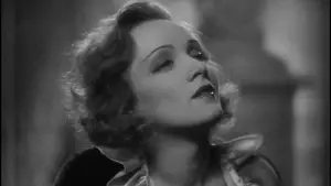 Задник к фильму "Обесчещенная" #707883