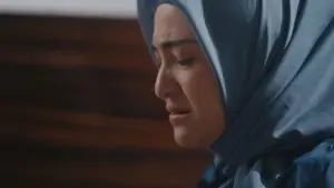 Задник к фильму "La Tahzan: Cinta, Dosa, Luka..." #672932