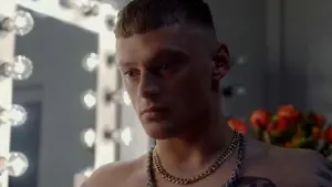 Задник к фильму "Вечно богатый" #448111