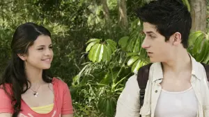 Задник к фильму "Волшебники из Вэйверли Плэйс в кино" #274138