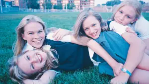 Задник к фильму "Девственницы-самоубийцы" #703939