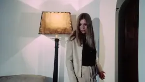 Задник к фильму "Девственница среди живых мертвецов" #448033