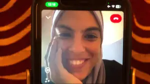 Задник к фильму "Put your soul on your hand and walk" #624799