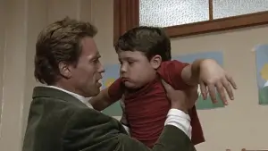 Задник к фильму "Детсадовский полицейский" #689977