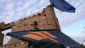 Задник к фильму "2000 Meters to Andriivka" #539426