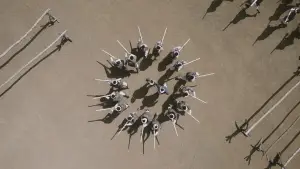 Задник к фильму "RRR: Рядом ревёт революция" #604775