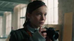 Задник к фильму "Louise" #788858