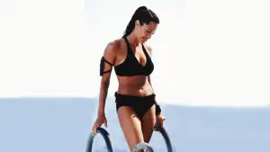 Задник к фильму "Лара Крофт: Расхитительница гробниц 2 - Колыбель жизни" #703086