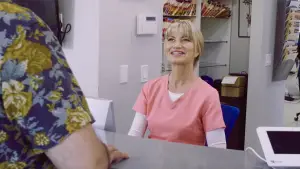 Задник к фильму "Amityville Toothache" #770765