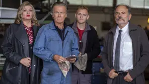 Задник к фильму "Парни не танцуют" #408890