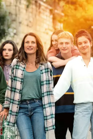 Постер к фильму "Тони и её семья" #381489