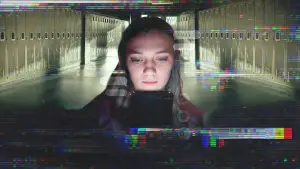 Задник к фильму "Неизвестный номер: школьный фейк" #661287