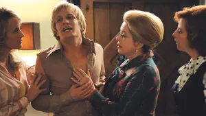 Задник к фильму "Отчаянная домохозяйка" #303896