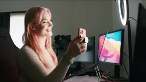 Задник к фильму "Взрослый бизнес: История Pornhub" #329330