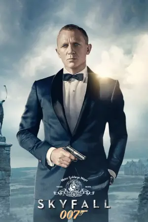 Постер к фильму "007: Координаты «Скайфолл»" #588038