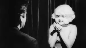 Задник к фильму "Голова-ластик" #530785